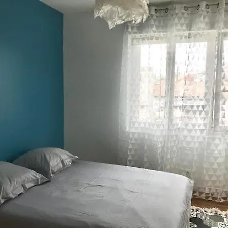 Hébergement de vacances Maison Cosy Avec Terrasse à 10 Minutes Du Centre *