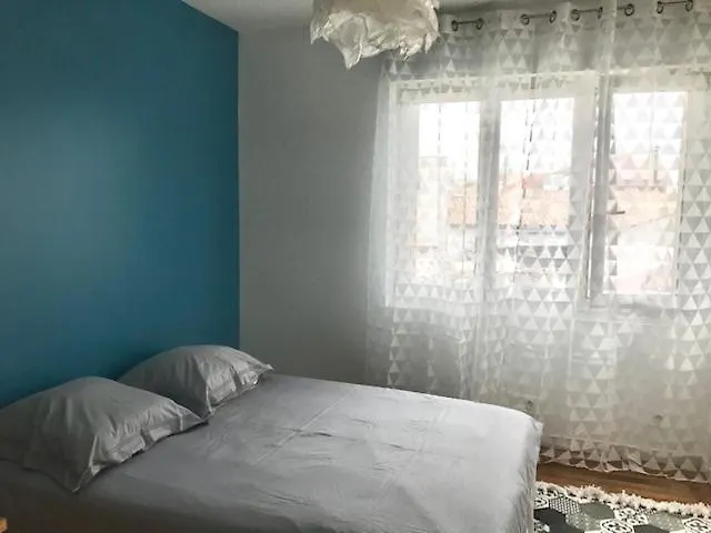 Hébergement de vacances Maison Cosy Avec Terrasse à 10 Minutes Du Centre *